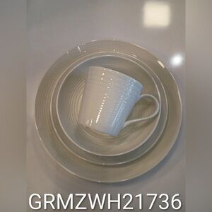 Royal Doulton Gordon Ramsay Maze White 16 Piece Dinner Set, NEW in Box